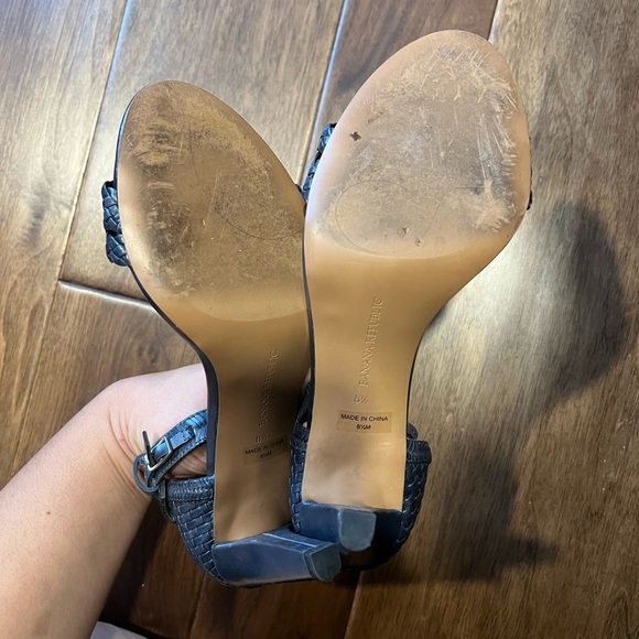 Women’s banana republic navy heels size 8.5 - worn 1x - Picture 7 of 8